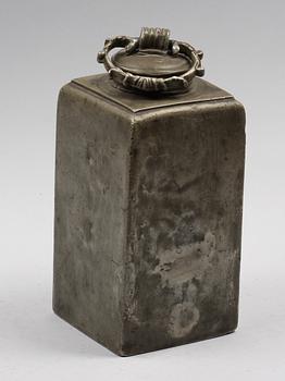 FLASKA MED LOCK, tenn, möjligen Sverige och 1600/1700-tal.