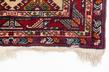 Gallry carpet, ca 310 x 83 cm.