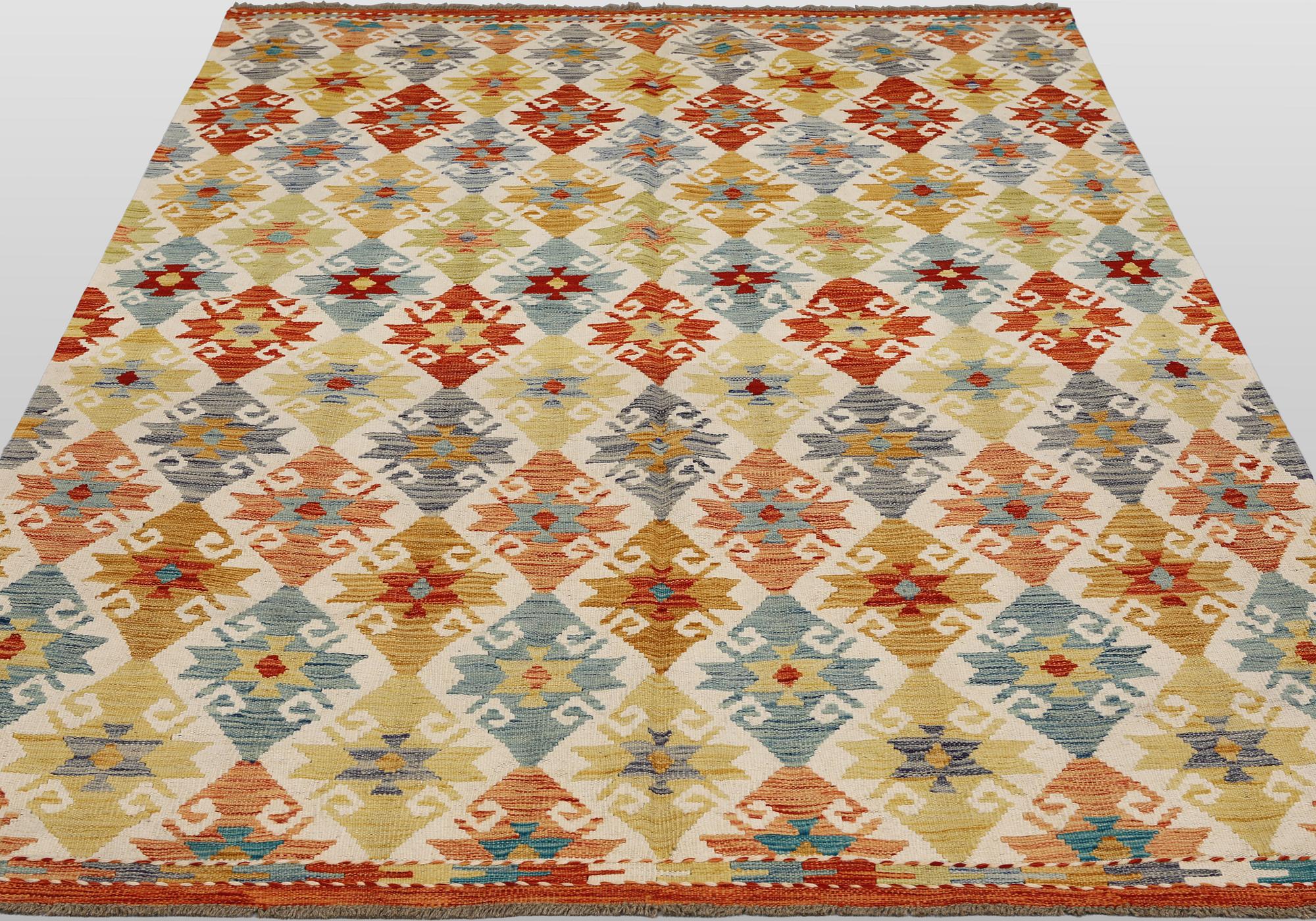 A Kilim rug, approx. 254 x 174 cm.