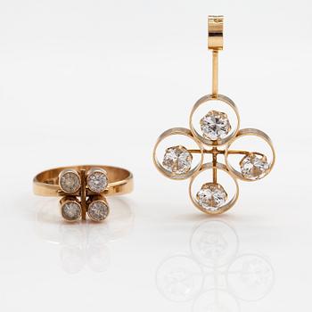 Ring och hänge, 14K guld och syntetsika spineller. Finland 1965 och 1966.