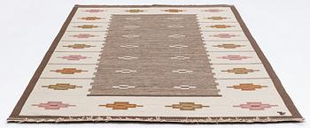 Erik Lundberg, a carpet, 'Skogsstjärnan', Vävaregården, Eringsboda, circa 300 x 202 cm.