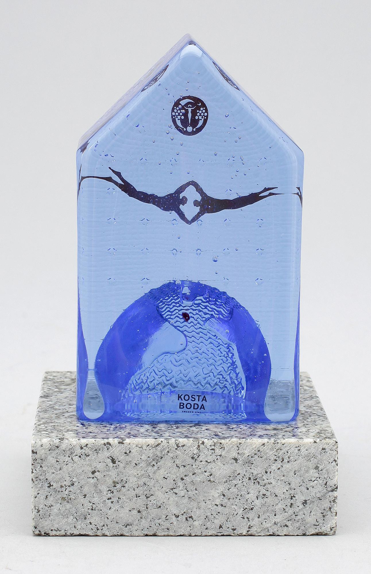 BERTIL VALLIEN, skulptur, glas, Kosta Boda, signerad.