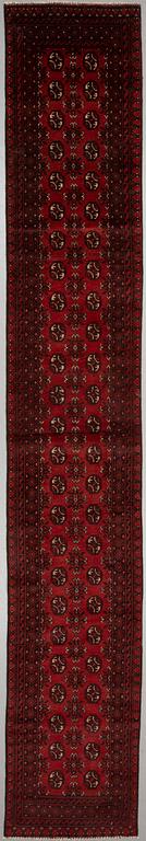 An oriental runner around 480x77 cm.