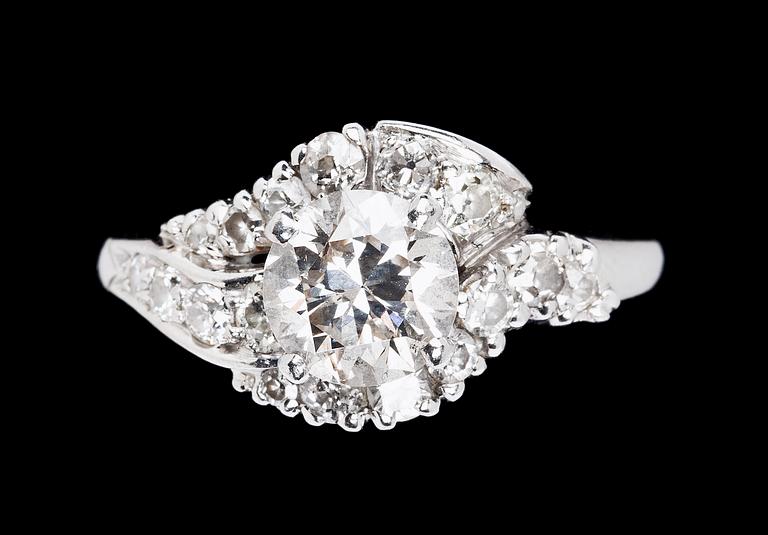 An old cut diamond ring, app. 1.70 cts.