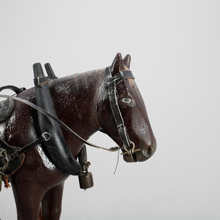 HÄSTEKIPAGE, 2 delar, 1900-talets första hälft.