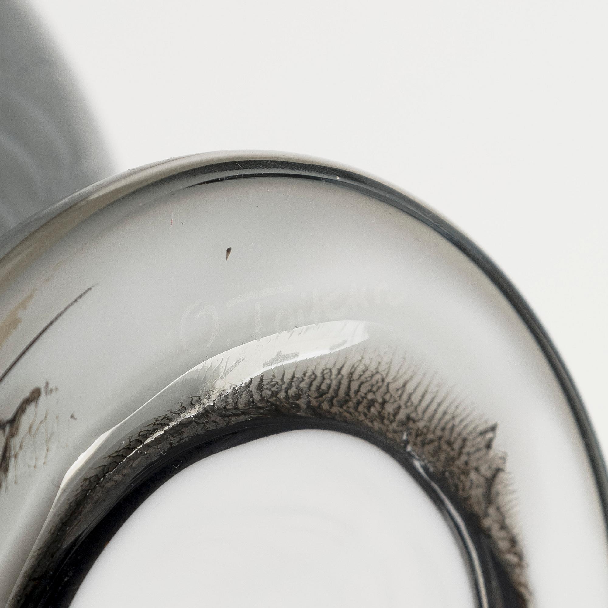 Oiva Toikka, a 'Pigeon' glass bird, signed O. Toikka Nuutajärvi.