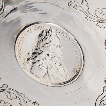 Johan Nützel, dryckeskanna, delvis förgyllt silver, Stockholm 1708. Barock.