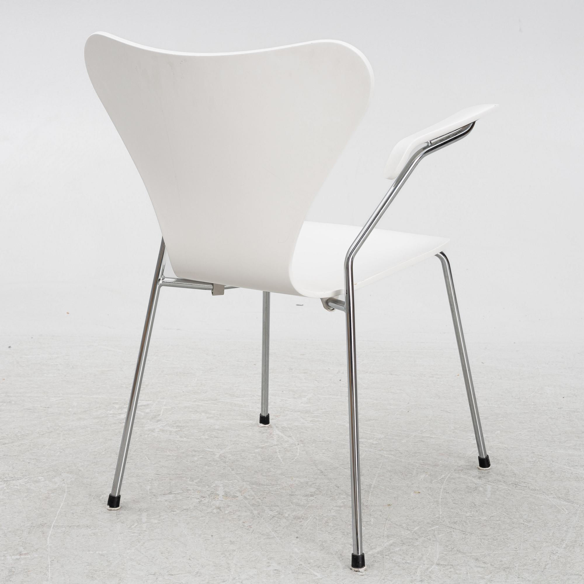 Arne Jacobsen, karmstol, "Sjuan", Fritz Hansen, Danmark, 2002.