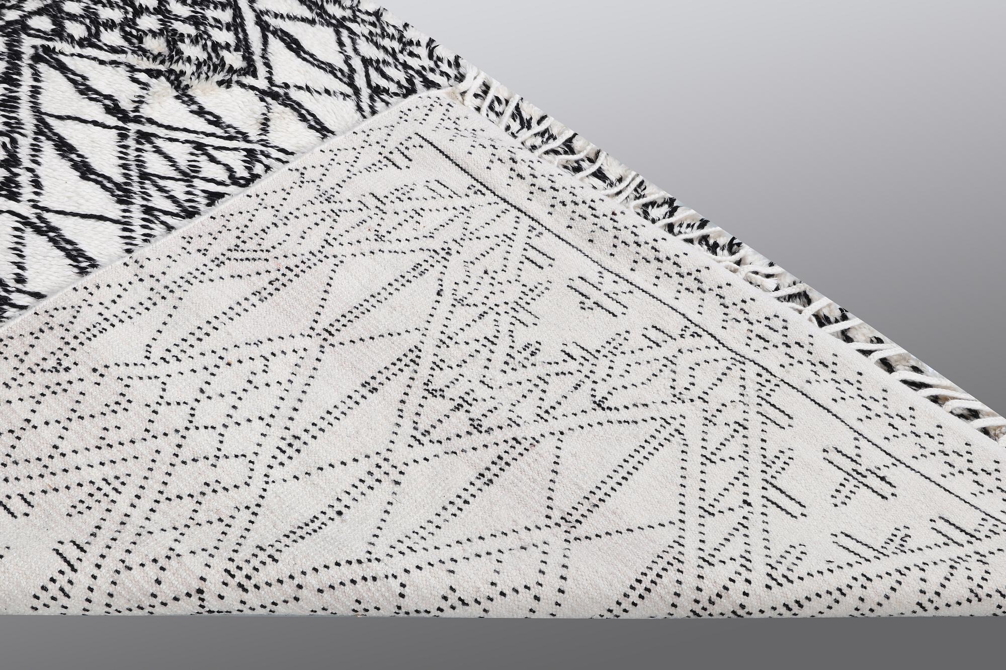 A RUG, oriental, ca 240 x 170 cm.