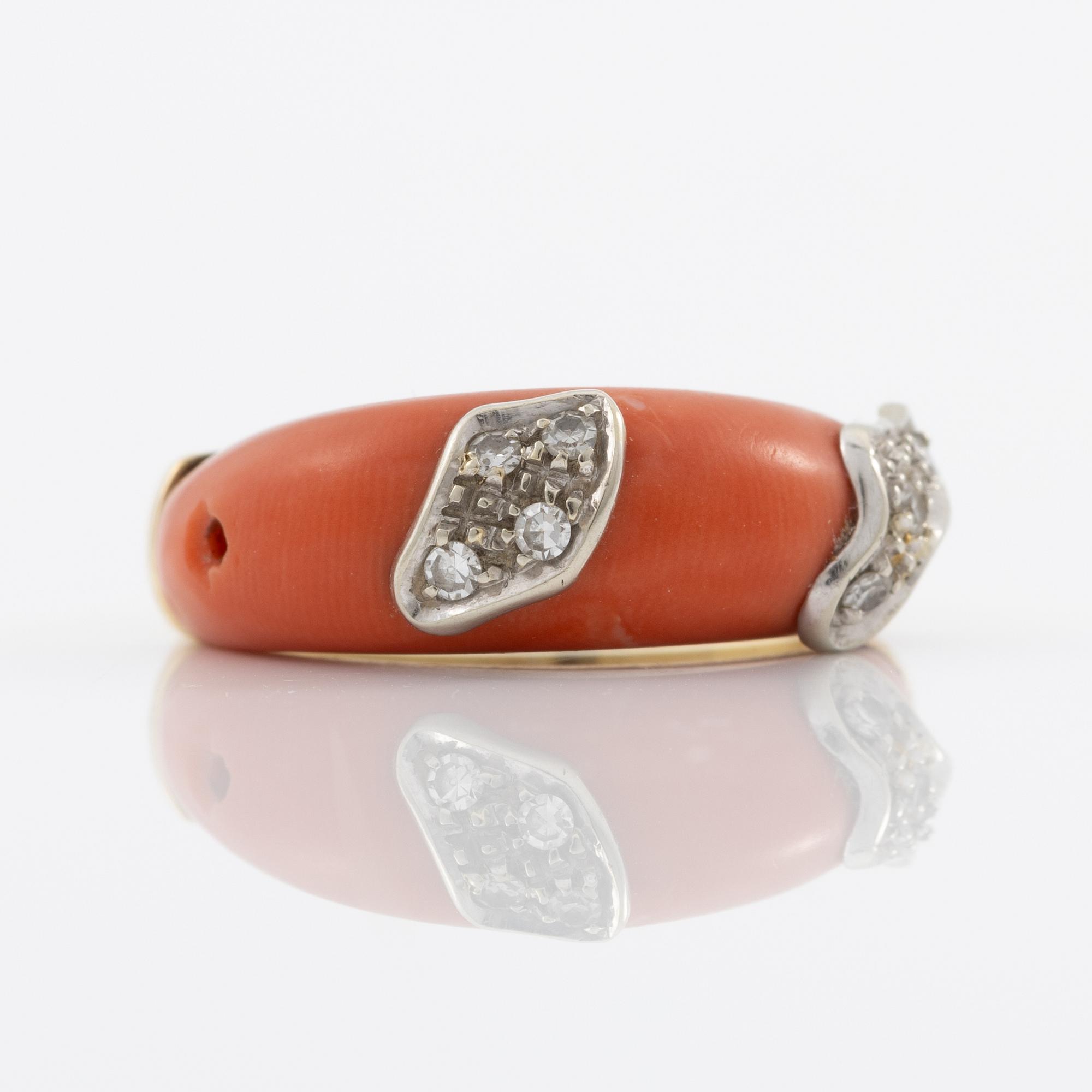 Ring, 18K gold with coral and octagon-cut diamonds.