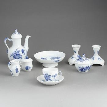 KAFFESERVIS, 19 delar, porslin, "Blå Blomst", Royal Copenhagen, 1900-talets andra hälft.