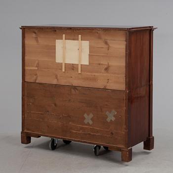 CHIFFONJÉ. Empire, 1800-talets första hälft.