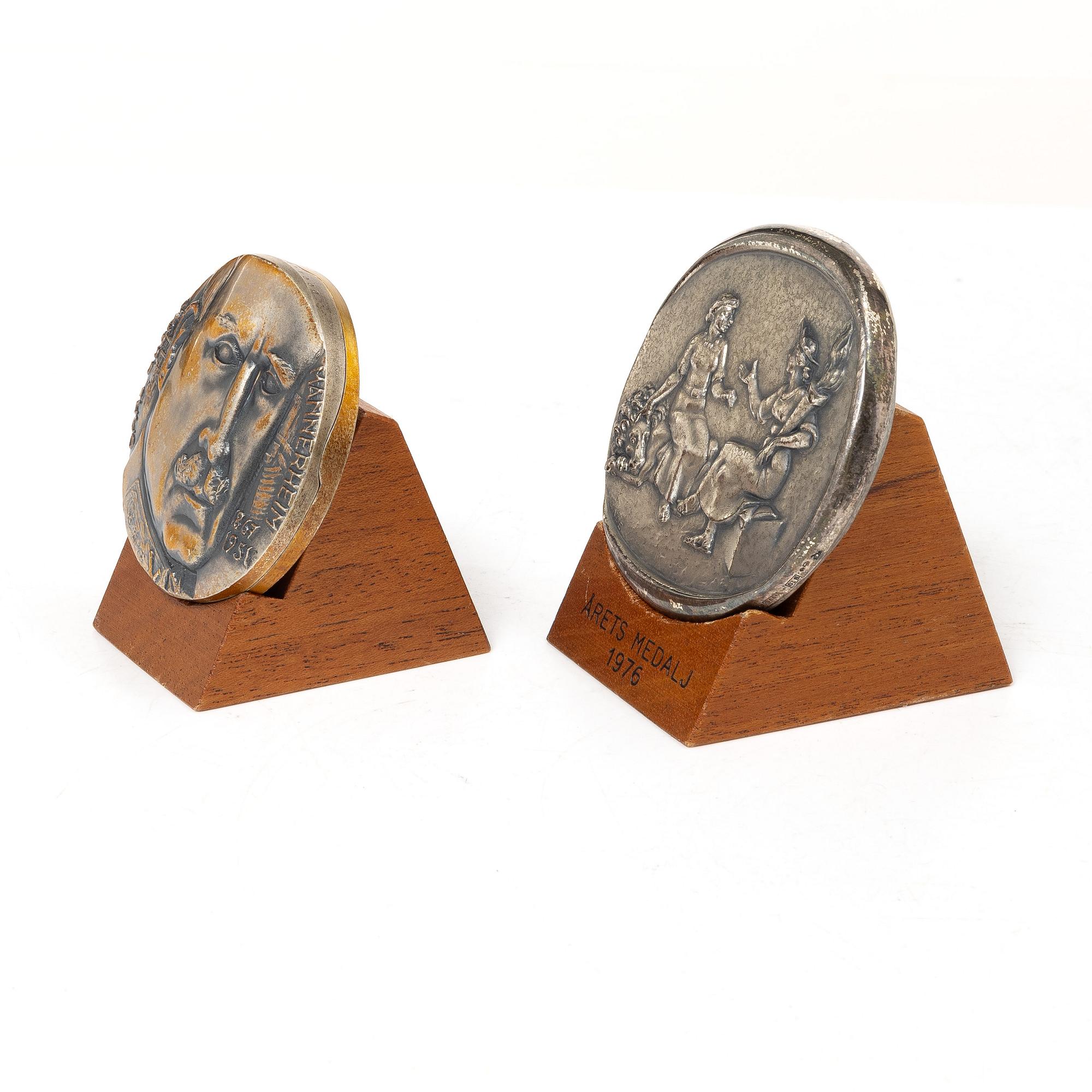 Medals 2 pcs, sterling silver, 1976.