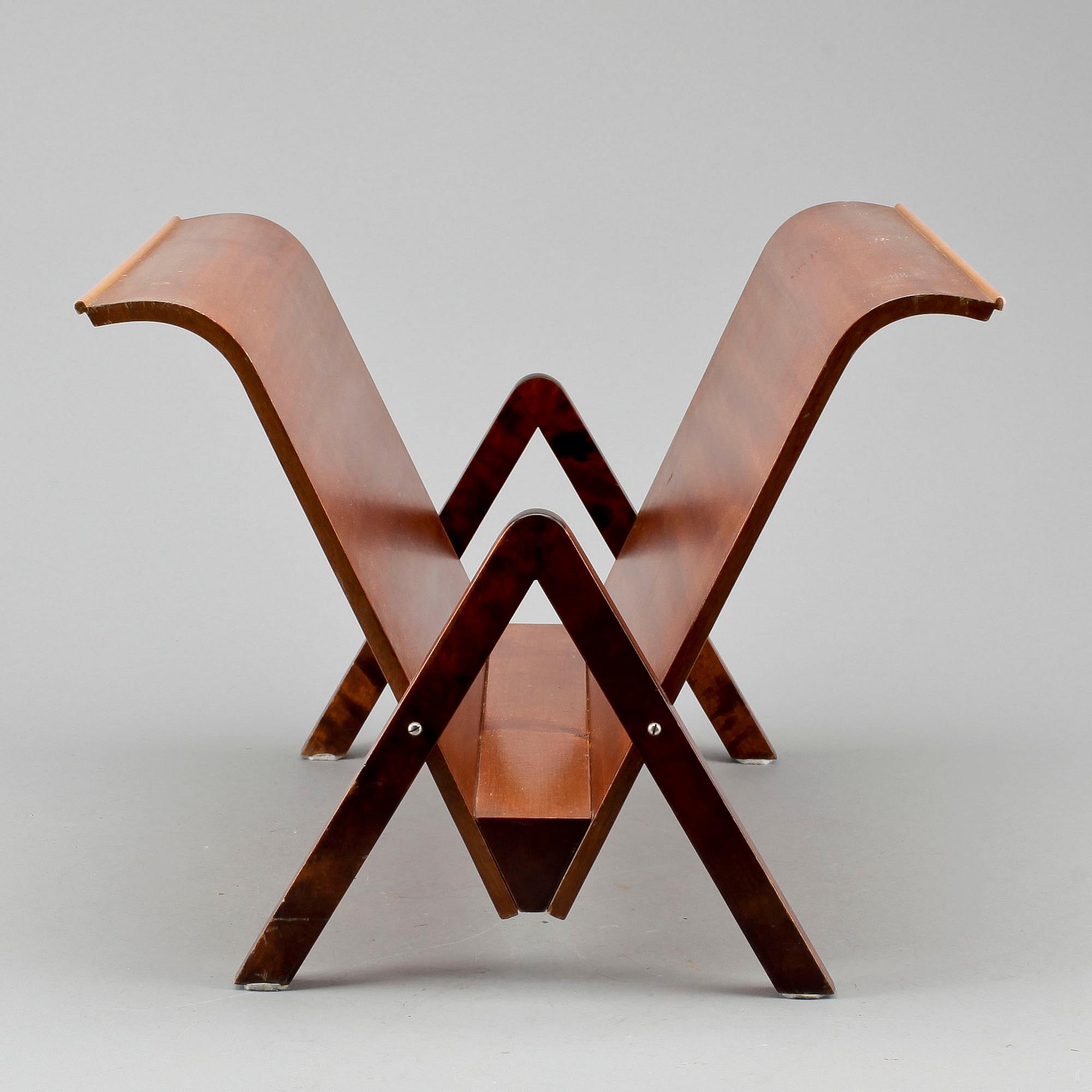 TIDNINGSSTÄLL, 1940-tal.