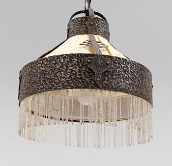 TAKLAMPA, smide, jugend, omkring år 1900. Höjd ca 50 cm.