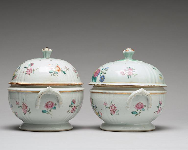 A pair of famille rose tureens with covers, Qing dynasty, Qianlong (1736-95).