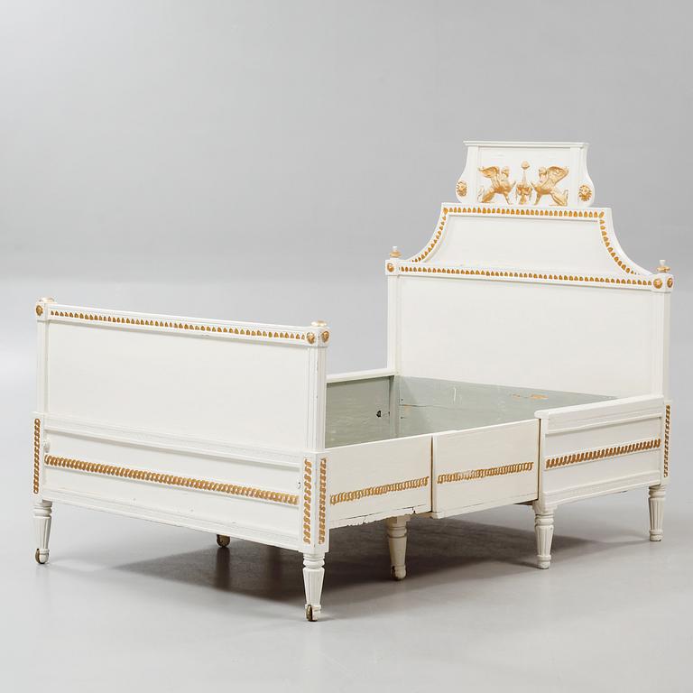 A late gustavian bed, around the year 1800.