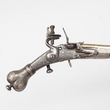 A Scottish flintlock pistol, end of the 17th century.