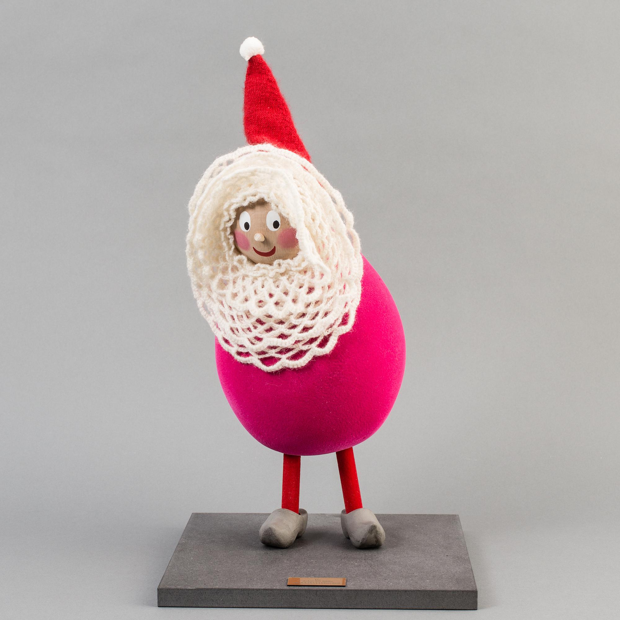 A sante claus made by JoAnn Tan Studio for NK 2016.