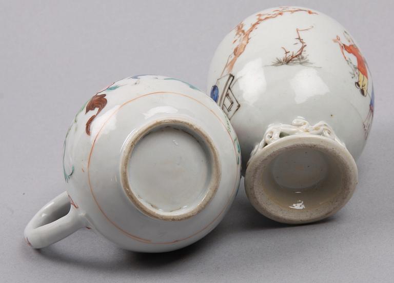 GRÄDDKANNA samt VAS, porslin, Kina, Qianlong, 1700-tal.