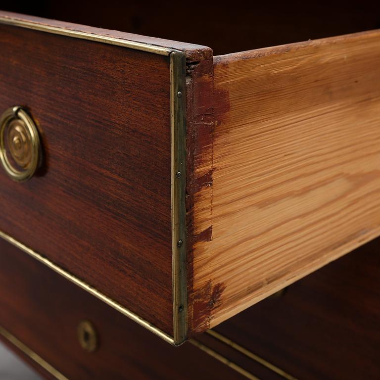 BYRÅ, sengustaviansk, tidigt 1800-tal.