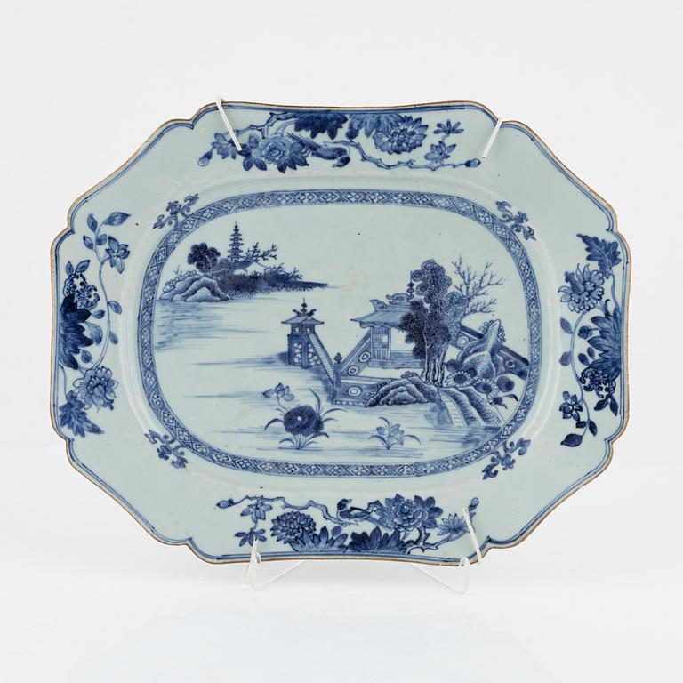 Stekfat, kompaniporslin. Qingdynastin, Qianlong (1736-95).