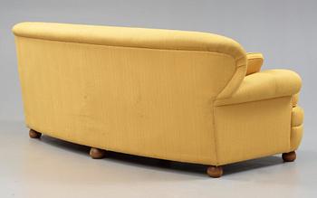 A Josef Frank sofa, Svenskt Tenn, model 968.