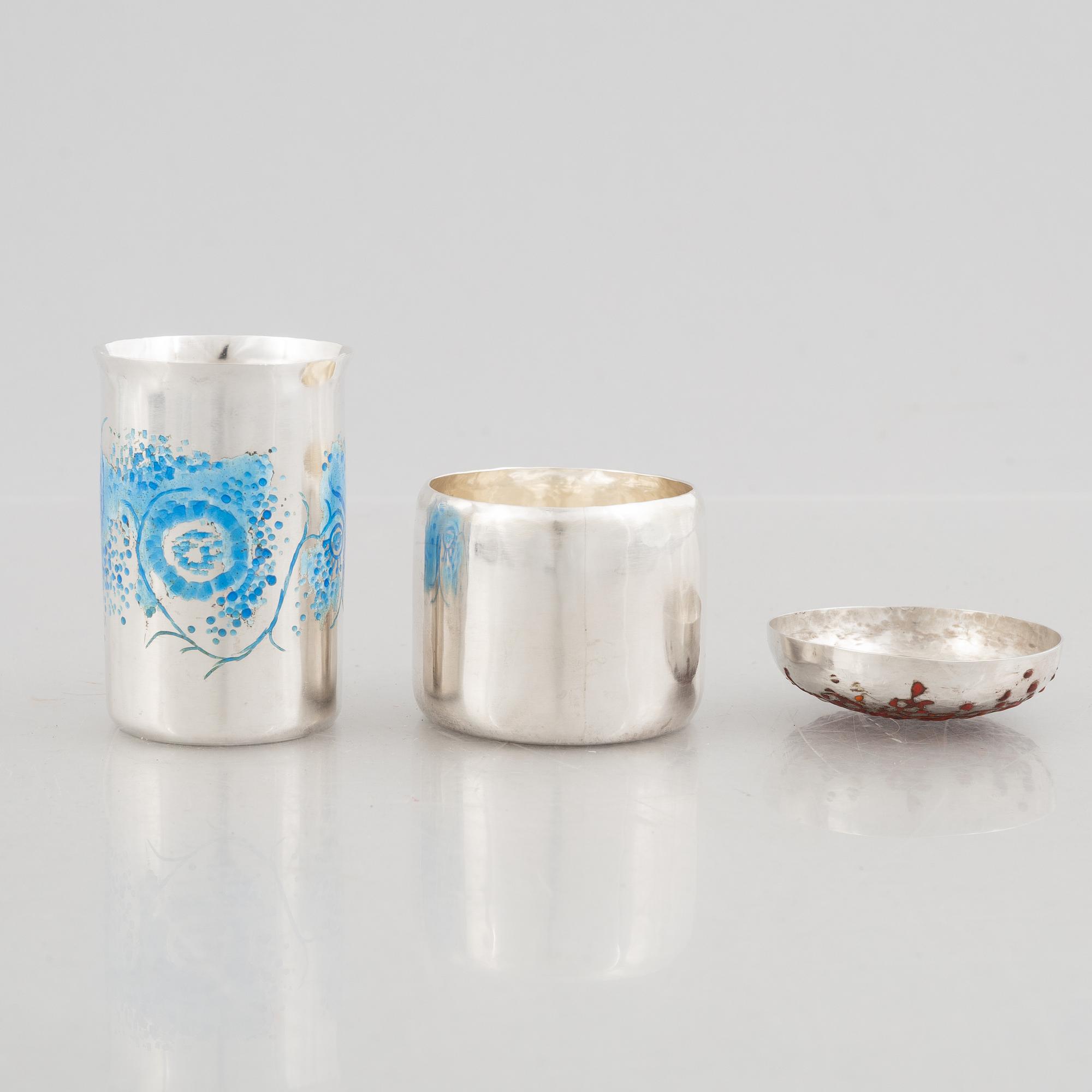 A silver and enamel box with lid and a small beaker, marks of Lars Arby, Gothenburg, Sweden 1963-1964.