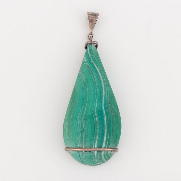 Elon Arenhill, silver pendant with malachite.