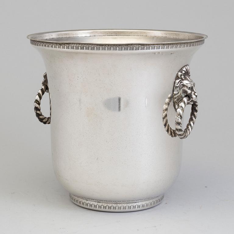 A silverplated champagnecooler, 20th century.