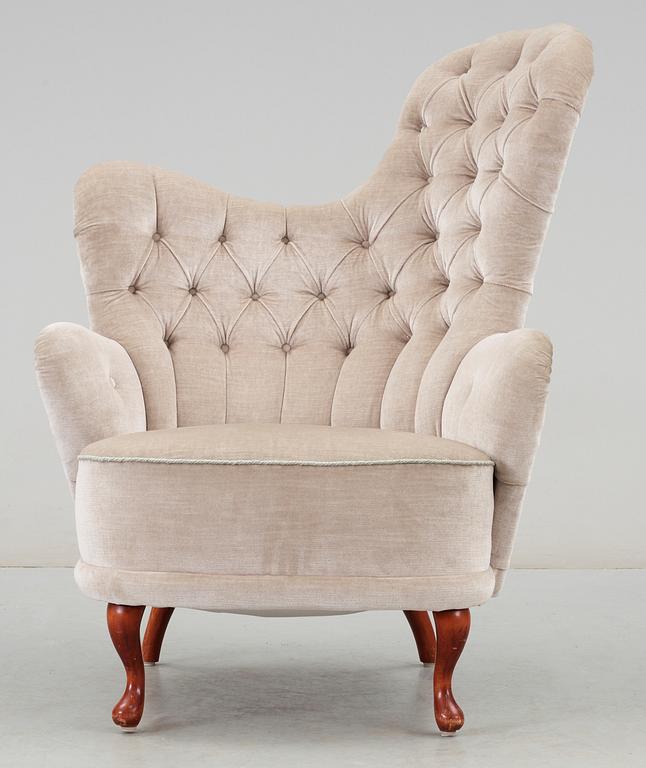 FÅTÖLJ, nyrokokostil, 1900-talets första hälft.