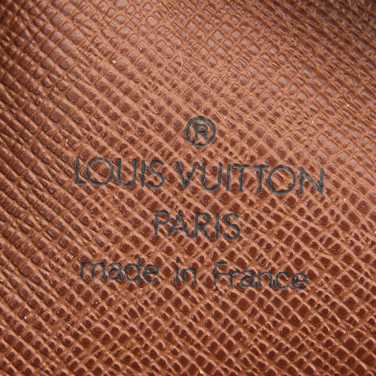 Louis Vuitton, "Danube" axelremsväska samt plånbok.