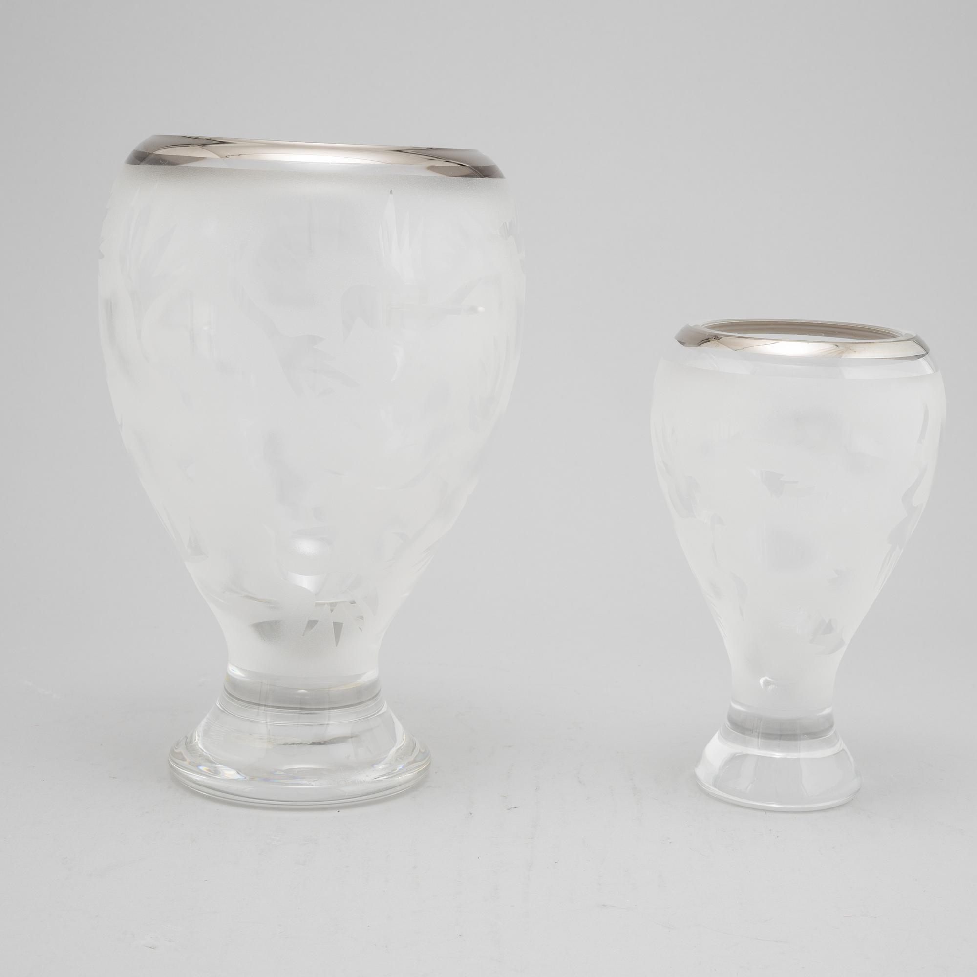 Ulrica Hydman-Vallien, vaser, 2 st, glas, "Charm" Kosta Boda, 1980-tal.