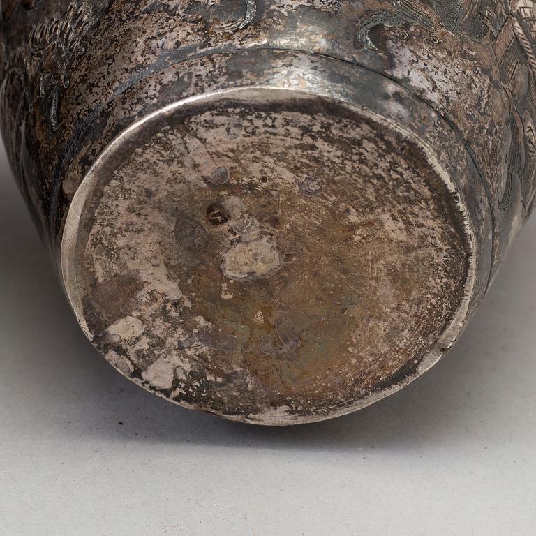 Vaser, 3 st, silver, möjligen persiska, 1900-tal.