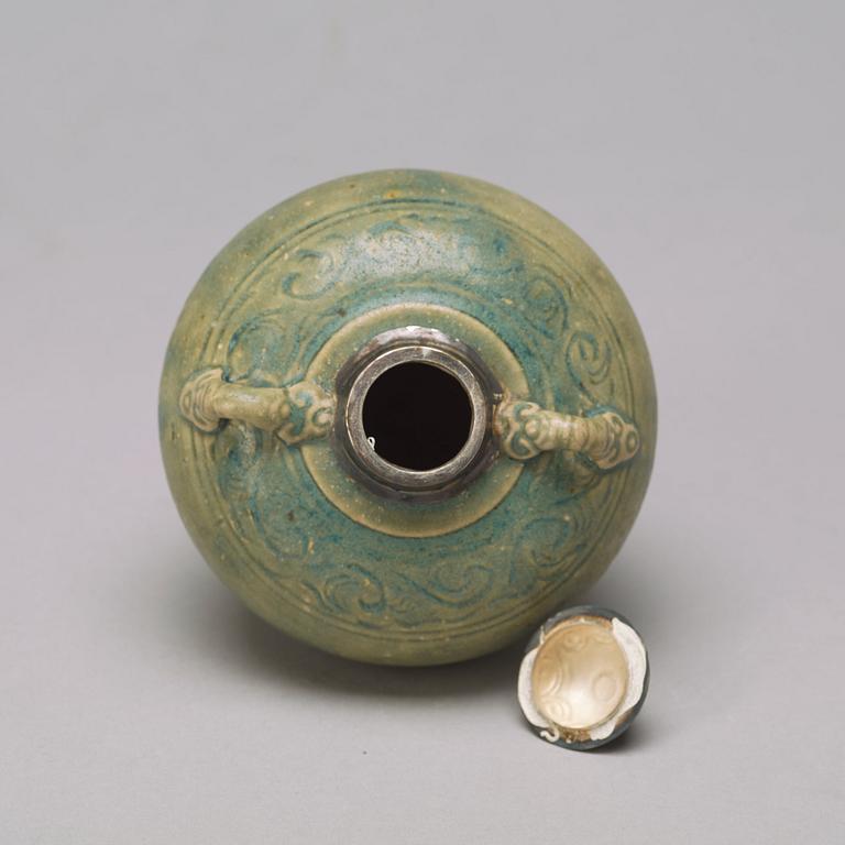 A box with cover, a bowl and a jar, South East Asian, presumably 14th/15th Century.