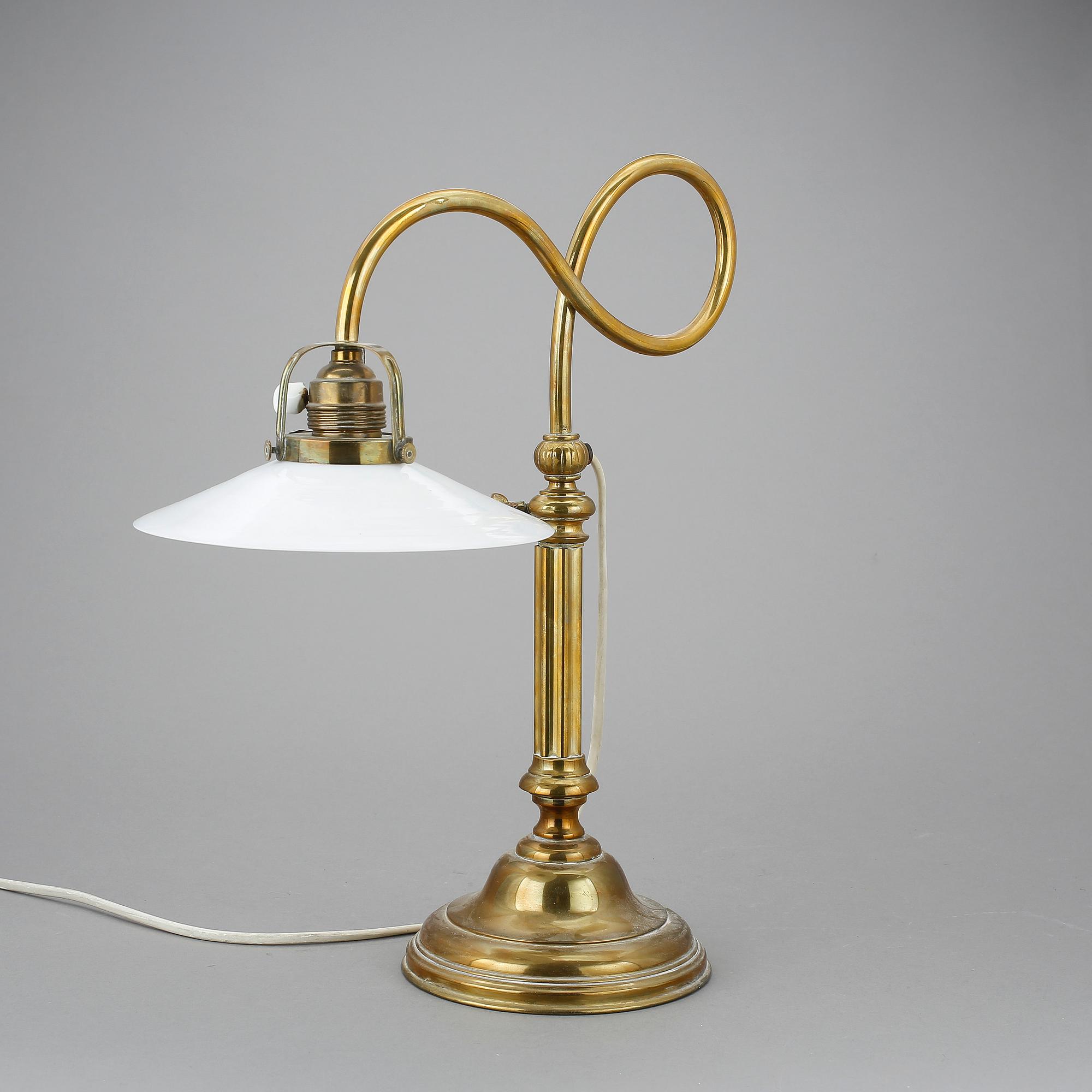 BORDSLAMPA, mässing, 1900-talets början.