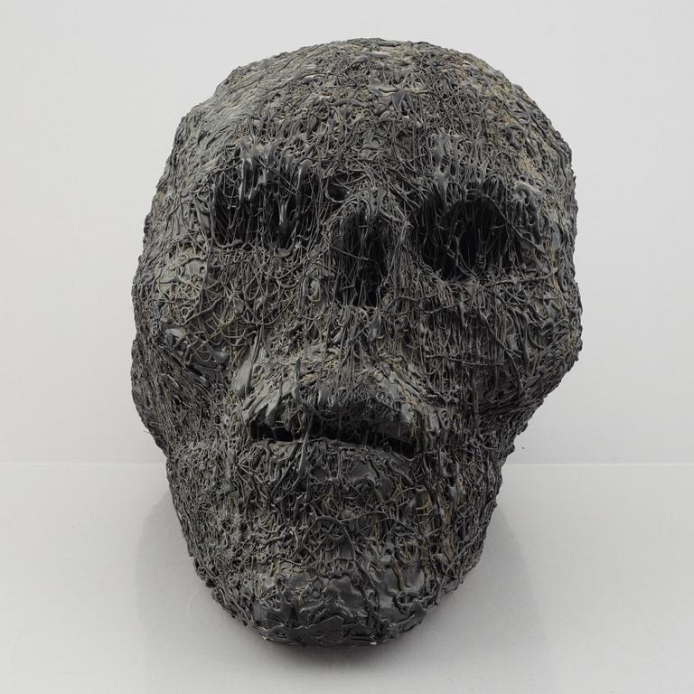 Johnny Boy Eriksson, a big "Skull" sculpture.