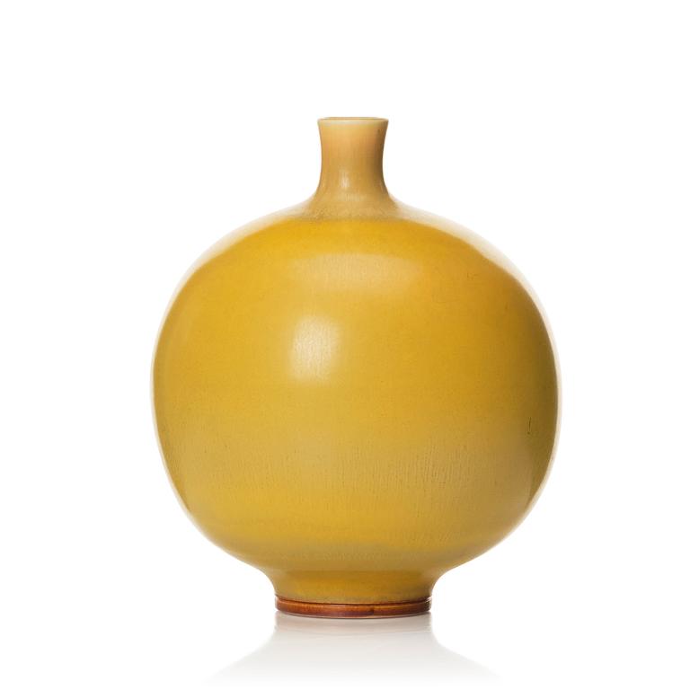 Berndt Friberg, a stoneware vase, Gustavsberg studio, Sweden 1975.