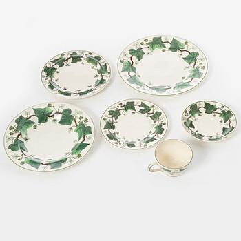 Mat- och kaffeservis, flintgods, 60 delar, "Napoleon Ivy", Wedgwood, England.