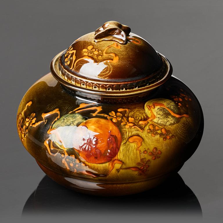 Rookwood pottery, a ceramic jar with cover, Cincinnati, USA 1888, model 326.