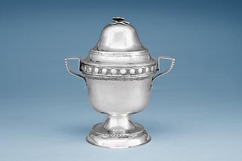 530. A SUGAR BOWL WITH LID.