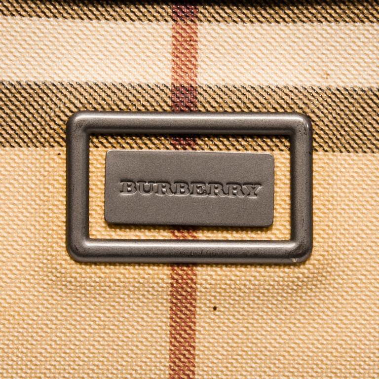VÄSKA och NECESSÄR, Burberry.