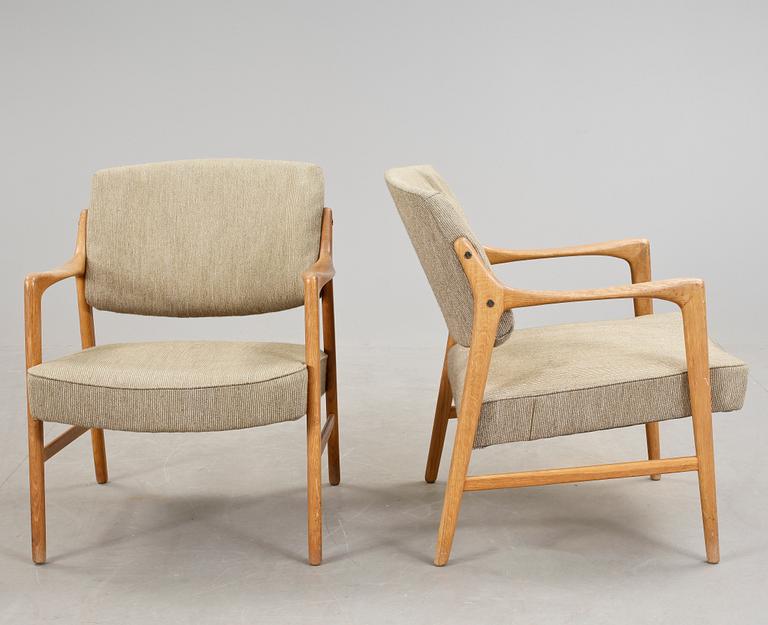 KARMSTOLAR, ett par, 1950/60-tal.