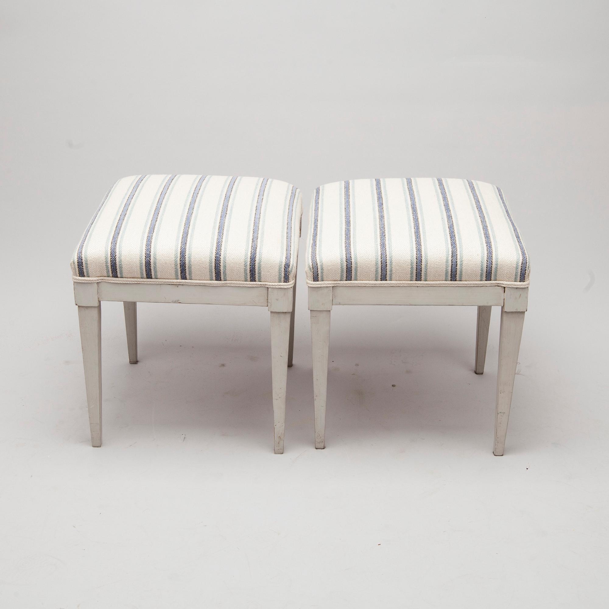 TABURETTER, ett par, 1800-tal.