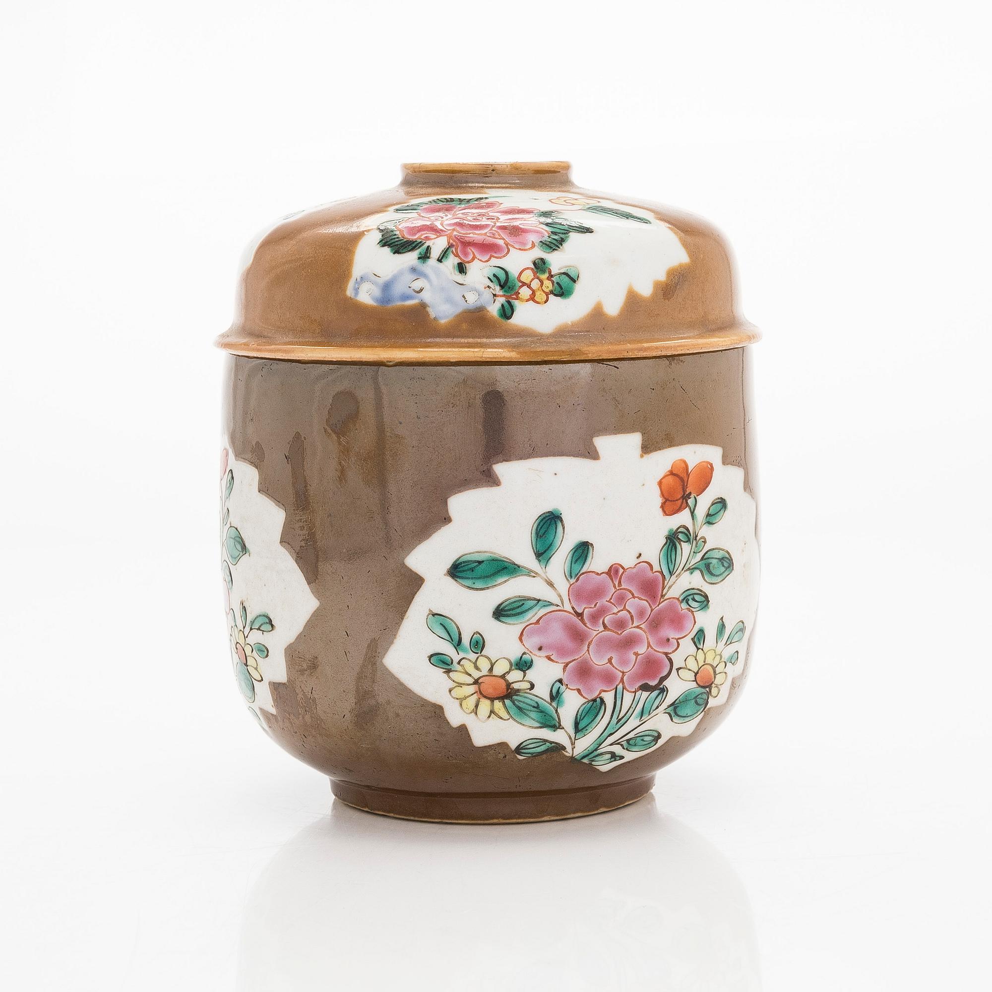 A famille rose jar with cover, Qing dynasty, Qianlong (1736-95).