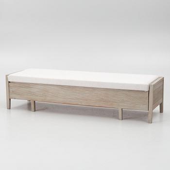 Bench,