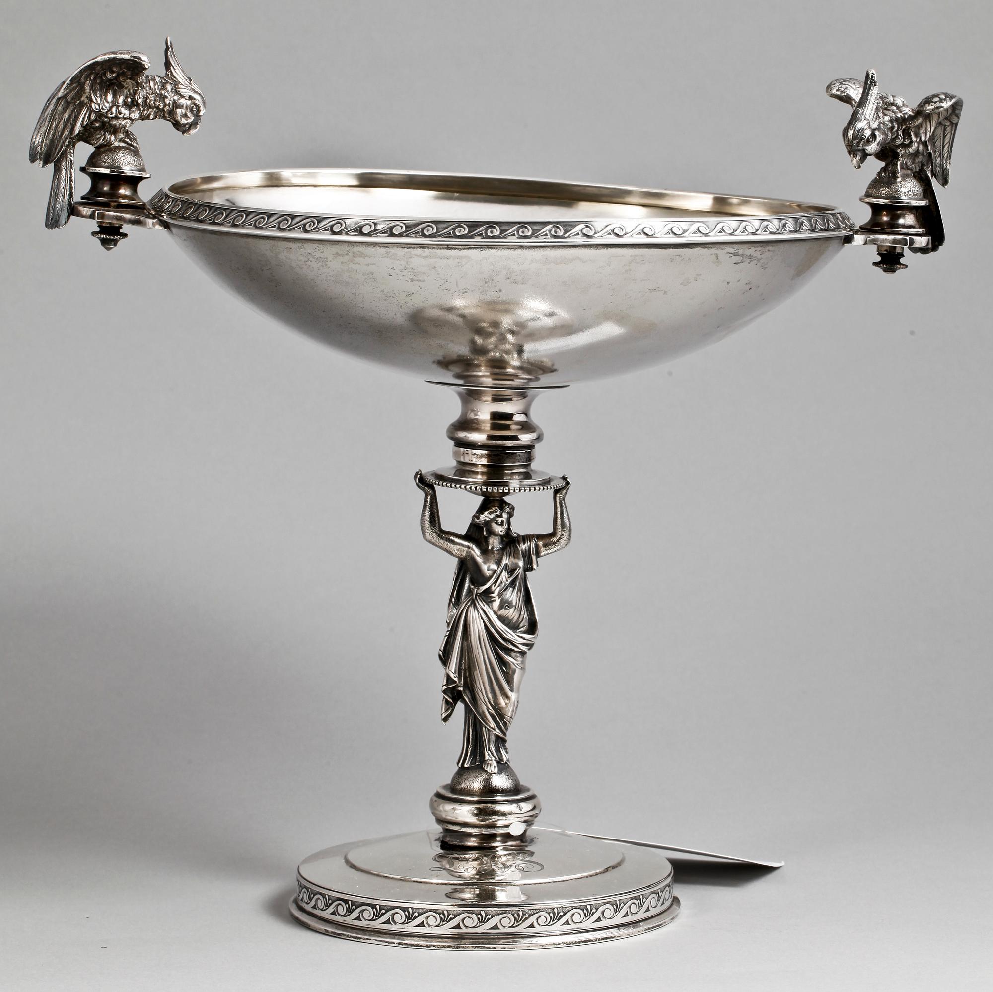 SKÅLAR PÅ FOT, ett par sterlingsilver. Gorham USA, 1800-talets andra hälft. Vikt ca 1865 gr.