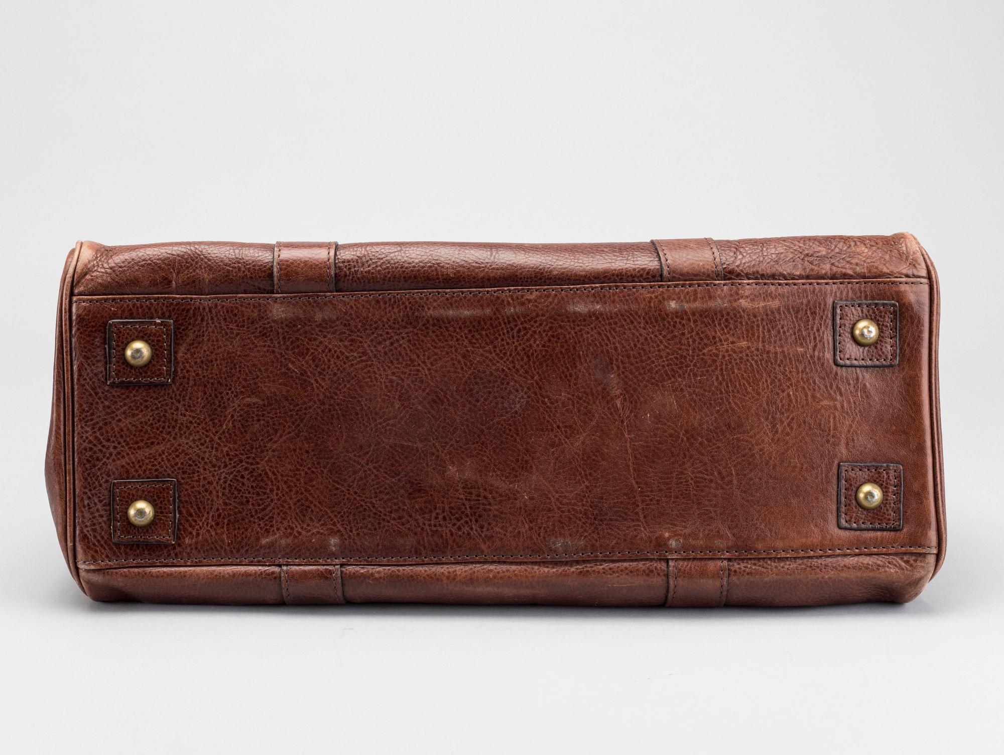 A MULBERRY PICADILLY HANDBAG.