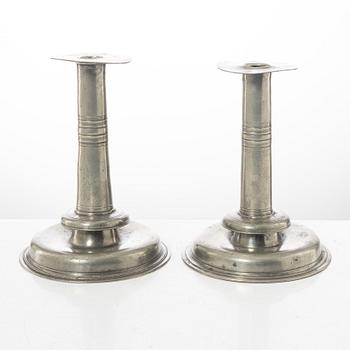 Ljusstakar, ett par, av Christopher Wickman, Stockholm 1696 och 1697, Karolinsk Barock.