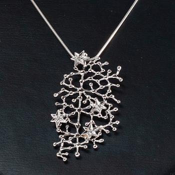 HALSSMYCKE, Tapio Wirkkala, Kultakeskus, Tavastehus. 1900-talets slut/2000-talets början.